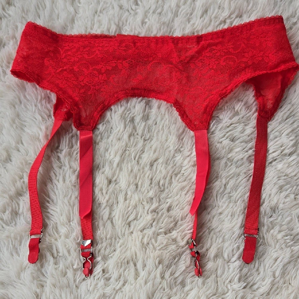 Vintage 70s Simone Perele Red Lace Garter Belt W28